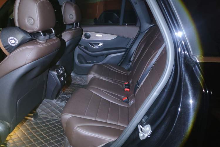 Used Mercedes-Benz GLC 2022 Second Facelift GLC 260 L 4MATIC Luxury Edition Left Rear Seat