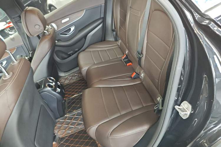 Used Mercedes-Benz GLC 2022 GLC 300 L 4MATIC Dynamic Model Left Rear Seat