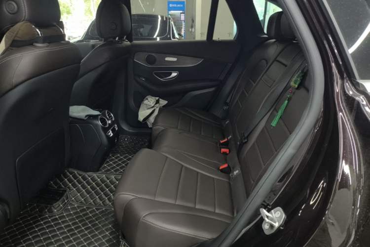 Used Mercedes-Benz GLC 2022 Facelift GLC 260 L 4MATIC Luxury Edition Left Rear Seat