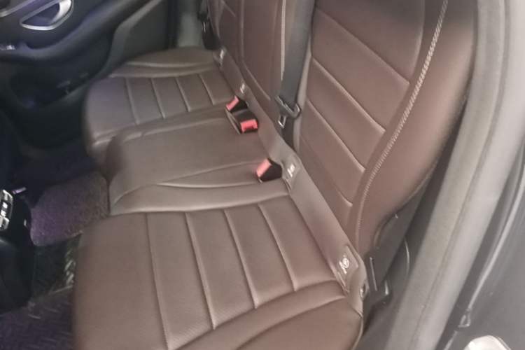 Used Mercedes-Benz GLC 2022 Second Facelift GLC 260 L 4MATIC Luxury Edition Left Rear Seat
