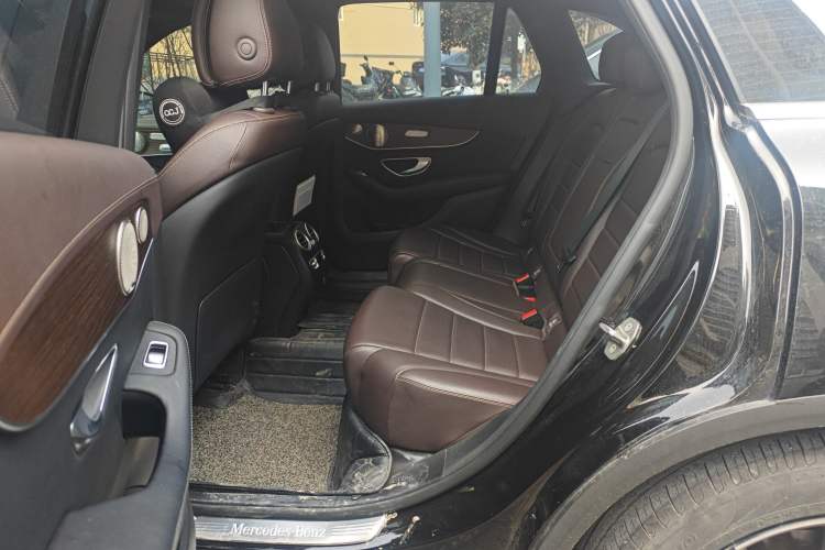 Used Mercedes-Benz GLC 2022 GLC 300 L 4MATIC Dynamic Model Left Rear Seat