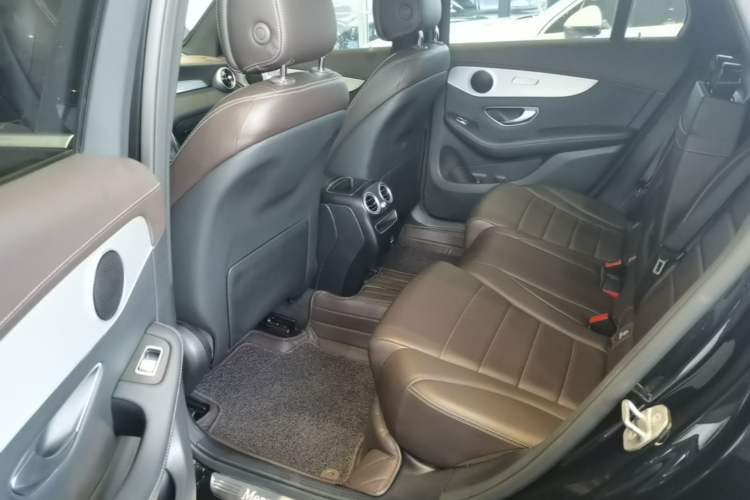 Used Mercedes-Benz GLC 2022 Refreshed GLC 260 L 4MATIC Dynamic Edition Left Rear Seat