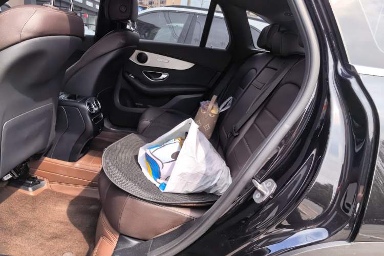 Used Mercedes-Benz GLC 2022 Refreshed GLC 260 L 4MATIC Dynamic Edition Left Rear Seat