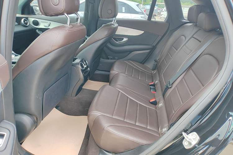 Used Mercedes-Benz GLC 2022 Refreshed GLC 260 L 4MATIC Dynamic Edition Left Rear Seat