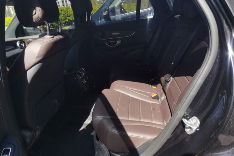 Used Mercedes-Benz GLC 2022 Second Facelift GLC 260 L 4MATIC Luxury Edition Left Rear Seat