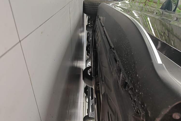 Used Mercedes-Benz GLC 2022 Refreshed GLC 300 L 4MATIC Dynamic Edition Left Side Sill