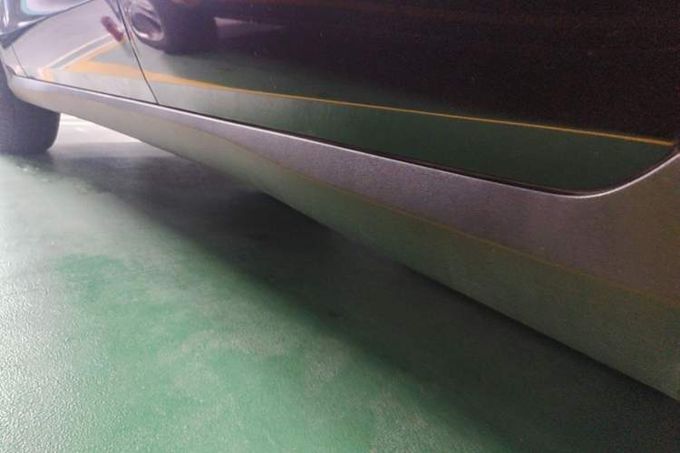 Used Mercedes-Benz GLC 2022 Second Facelift GLC 260 L 4MATIC Luxury Edition Left Side Sill