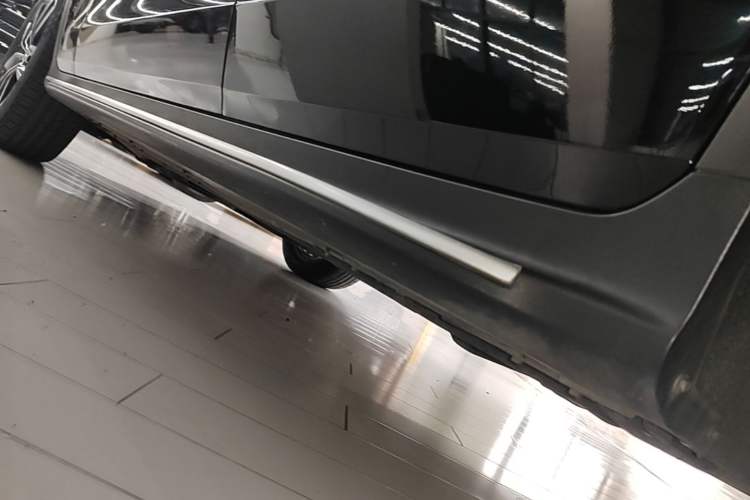 Used Mercedes-Benz GLC 2022 Refreshed GLC 300 L 4MATIC Dynamic Edition Left Side Sill