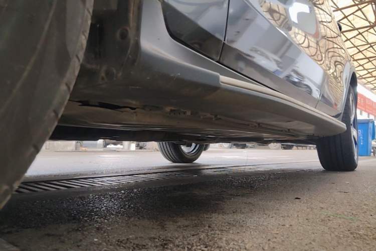 Used Mercedes-Benz GLC 2022 Refreshed GLC 300 L 4MATIC Dynamic Edition Prestige Version Left Side Sill