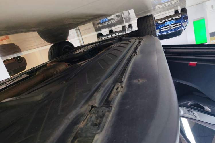 Used Mercedes-Benz GLC 2022 Second Facelift GLC 260 L 4MATIC Dynamic Edition Left Side Sill