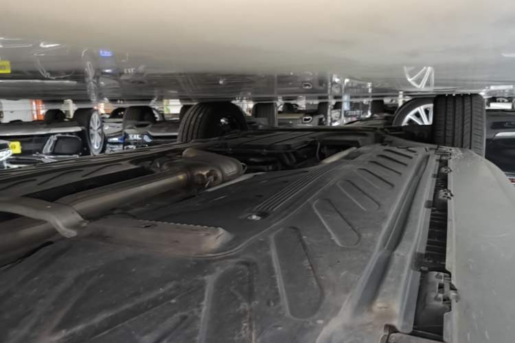 Used Mercedes-Benz GLC 2022 Refreshed GLC 300 L 4MATIC Dynamic Edition Prestige Version Left Side Sill