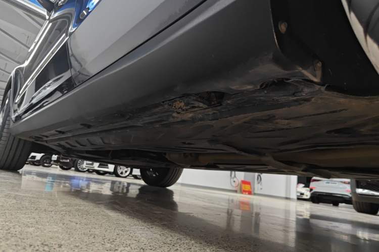 Used Mercedes-Benz GLC 2022 Facelifted GLC 260 L 4MATIC Dynamic Edition Left Side Sill