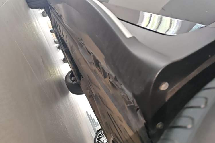 Used Mercedes-Benz GLC 2022 Refreshed GLC 300 L 4MATIC Dynamic Edition Prestige Version Left Side Sill