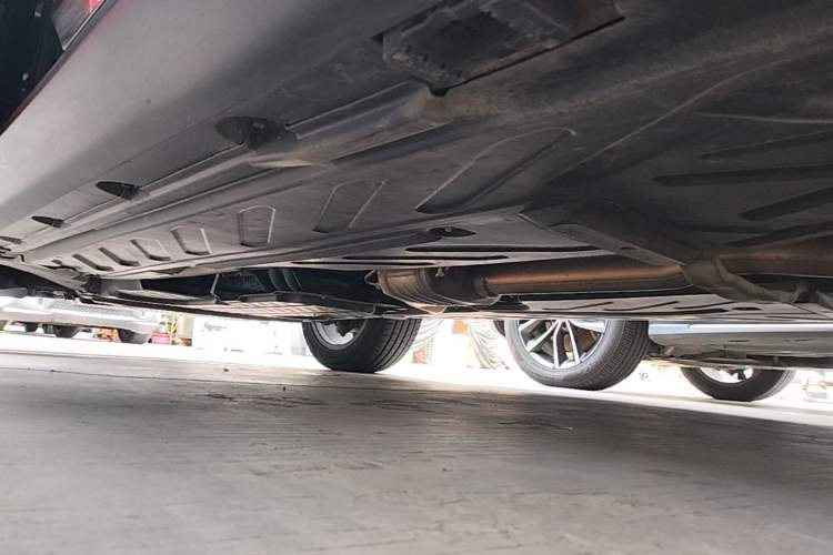 Used Mercedes-Benz GLC 2022 GLC 260 L 4MATIC Luxury Model Left Side Sill
