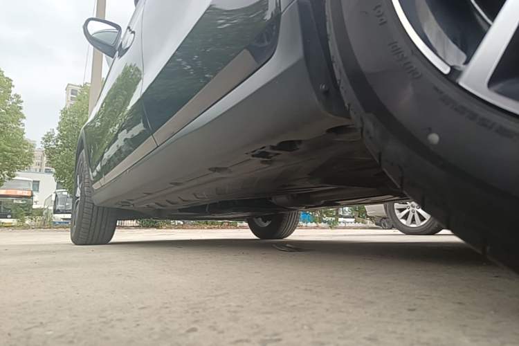 Used Mercedes-Benz GLC 2022 GLC 260 L 4MATIC Luxury Model Left Side Sill