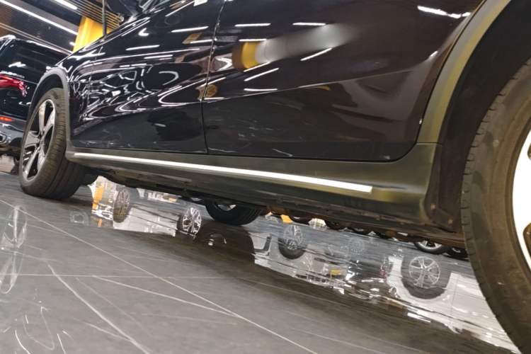 Used Mercedes-Benz GLC 2022 Refreshed GLC 300 L 4MATIC Dynamic Edition Prestige Version Left Side Sill
