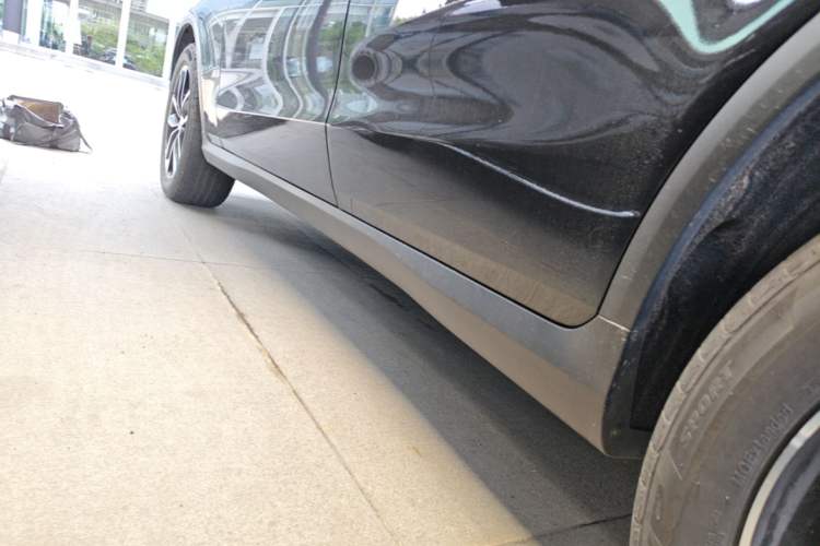 Used Mercedes-Benz GLC 2022 Facelift GLC 260 L 4MATIC Luxury Edition Left Side Sill