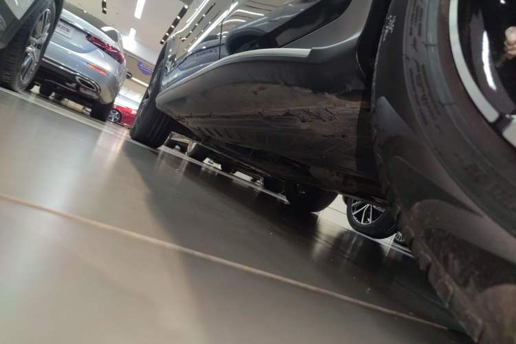 Used Mercedes-Benz GLC 2022 Refreshed GLC 300 L 4MATIC Dynamic Edition Left Side Sill