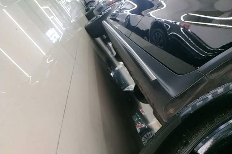 Used Mercedes-Benz GLC 2022 GLC 300 L 4MATIC Dynamic Model Left Side Sill
