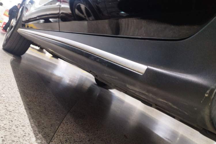 Used Mercedes-Benz GLC 2022 GLC 300 L 4MATIC Dynamic Edition Prestige Model Left Side Sill