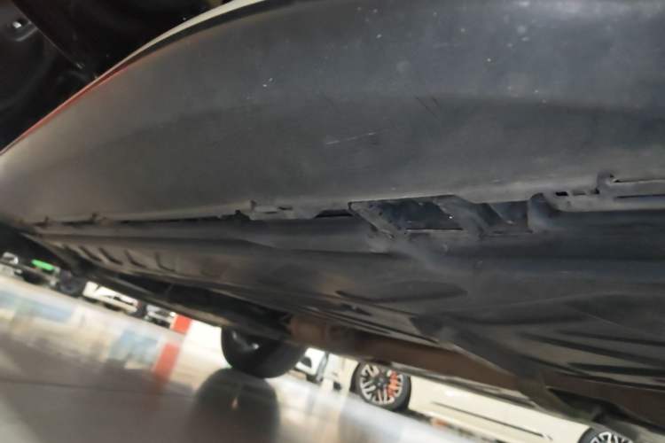 Used Mercedes-Benz GLC 2022 GLC 300 L 4MATIC Dynamic Model Left Side Sill