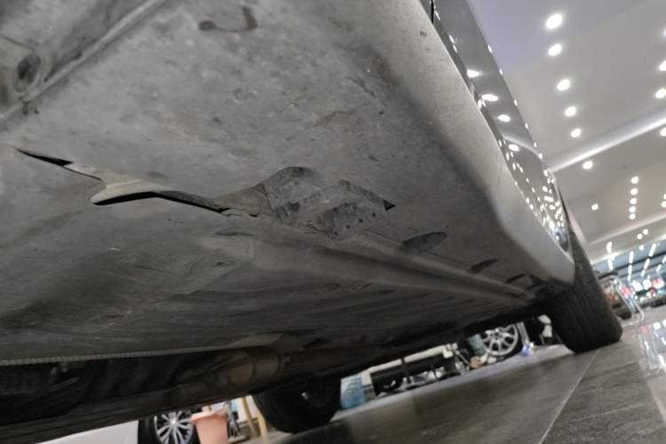 Used Mercedes-Benz GLC 2022 Facelift GLC 260 L 4MATIC Luxury Edition Left Side Sill
