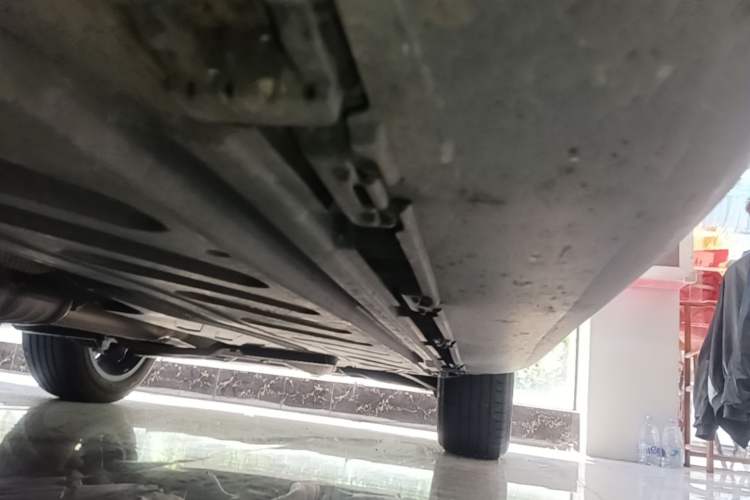 Used Mercedes-Benz GLC 2022 Second Facelift GLC 260 L 4MATIC Luxury Edition Left Side Sill