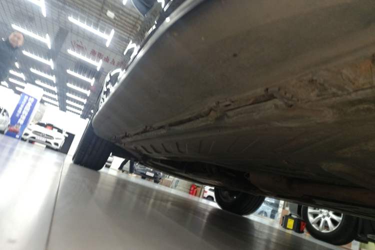 Used Mercedes-Benz GLC 2022 Second Facelift GLC 260 L 4MATIC Luxury Edition Left Side Sill