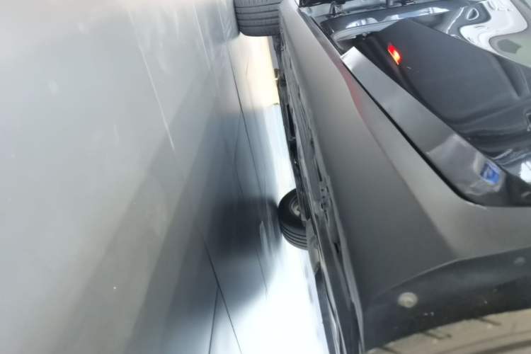 Used Mercedes-Benz GLC 2022 Refreshed GLC 260 L 4MATIC Dynamic Edition Left Side Sill