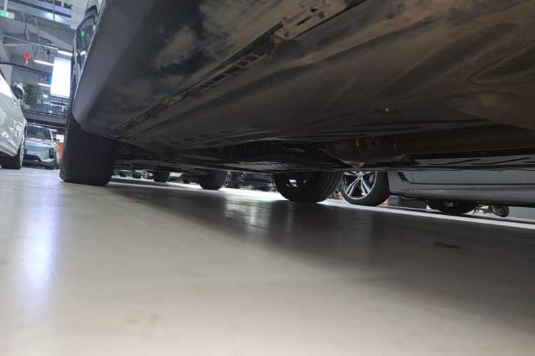 Used Mercedes-Benz GLC 2022 Refreshed GLC 300 L 4MATIC Dynamic Edition Prestige Version Left Side Sill