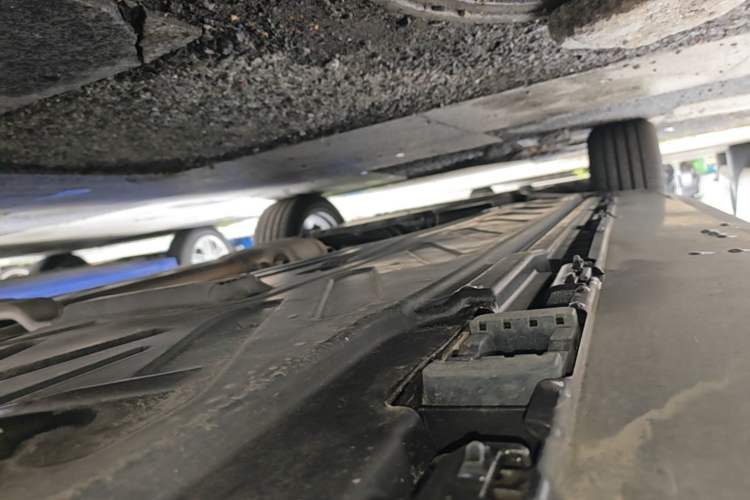 Used Mercedes-Benz GLC 2022 Refreshed GLC 300 L 4MATIC Dynamic Edition Prestige Version Left Side Sill