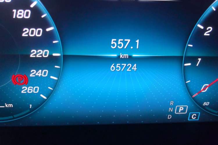 Used Mercedes-Benz GLC 2022 Refreshed GLC 300 L 4MATIC Dynamic Edition Odometer Close Up