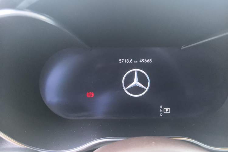 Used Mercedes-Benz GLC 2022 GLC 260 L 4MATIC Dynamic Edition Odometer Close Up