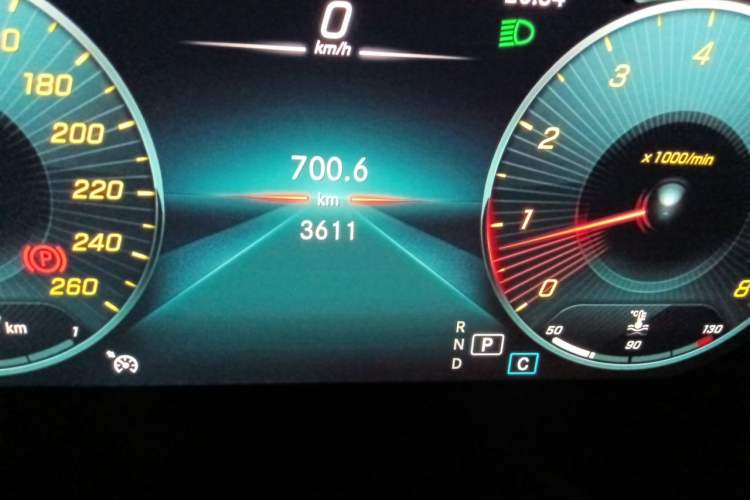 Used Mercedes-Benz GLC 2022 Facelifted GLC 260 L 4MATIC Dynamic Edition Odometer Close Up