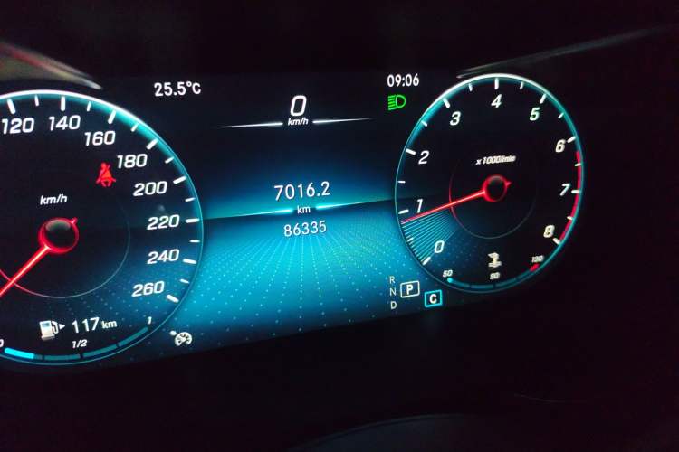 Used Mercedes-Benz GLC 2022 Refreshed GLC 260 L 4MATIC Dynamic Edition Odometer Close Up