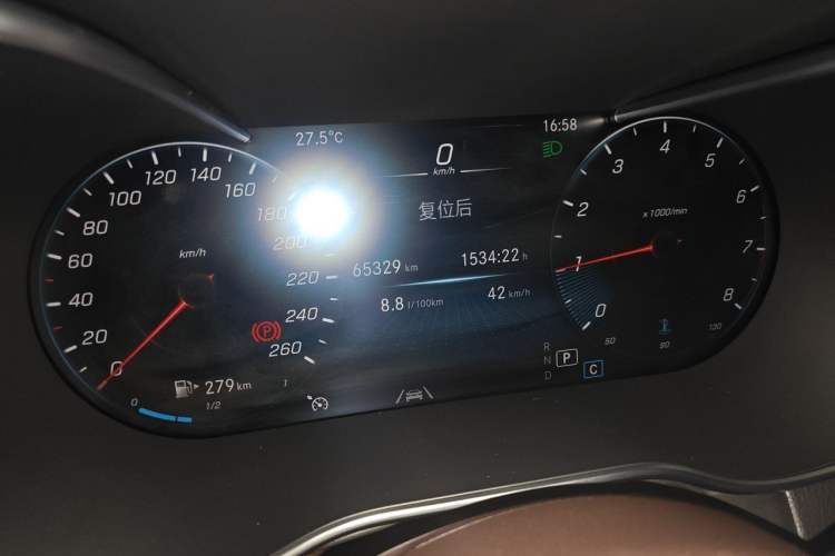 Used Mercedes-Benz GLC 2022 GLC 300 L 4MATIC Dynamic Edition Prestige Model Odometer Close Up