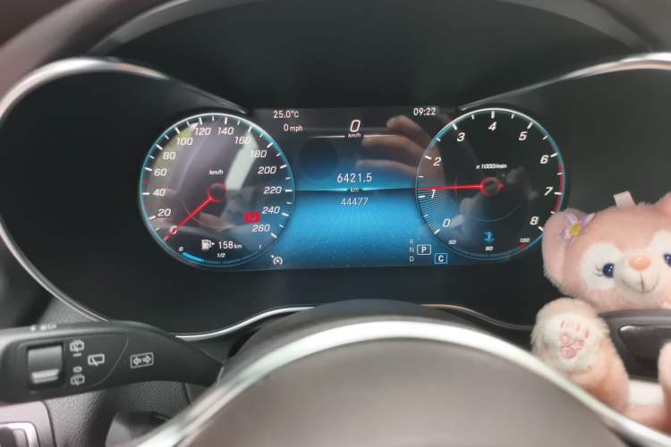 Used Mercedes-Benz GLC 2022 Second Facelift GLC 260 L 4MATIC Luxury Edition Odometer Close Up