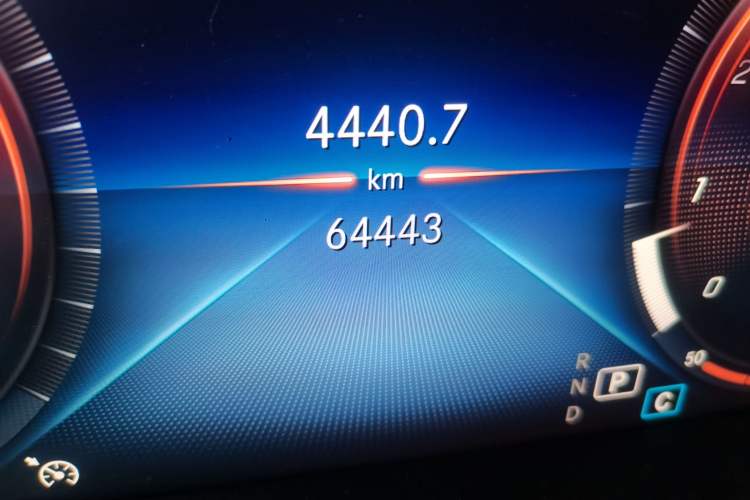 Used Mercedes-Benz GLC 2022 Second Facelift GLC 260 L 4MATIC Luxury Edition Odometer Close Up