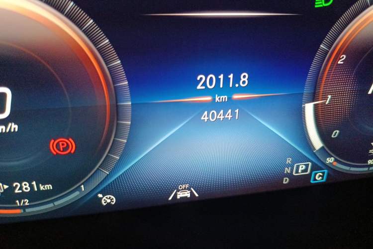 Used Mercedes-Benz GLC 2022 GLC 300 L 4MATIC Dynamic Edition Prestige Model Odometer Close Up