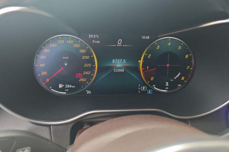 Used Mercedes-Benz GLC 2022 Facelift GLC 260 L 4MATIC Luxury Edition Odometer Close Up