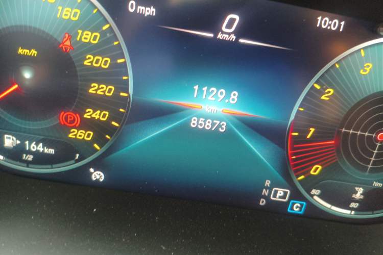 Used Mercedes-Benz GLC 2022 Second Facelift GLC 260 L 4MATIC Luxury Edition Odometer Close Up