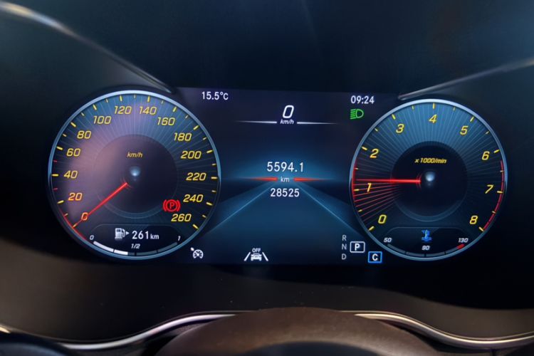 Used Mercedes-Benz GLC 2022 GLC 300 L 4MATIC Dynamic Edition Prestige Model Odometer Close Up
