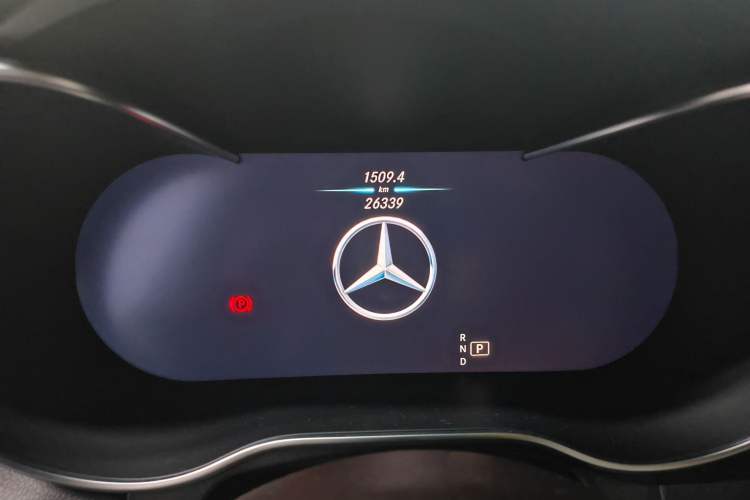 Used Mercedes-Benz GLC 2022 Facelift GLC 260 L 4MATIC Luxury Edition Odometer Close Up