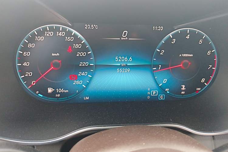 Used Mercedes-Benz GLC 2022 Second Facelift GLC 260 L 4MATIC Luxury Edition Odometer Close Up