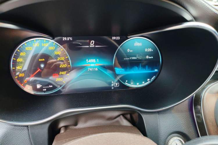 Used Mercedes-Benz GLC 2022 Refreshed GLC 300 L 4MATIC Dynamic Edition Prestige Version Odometer Close Up
