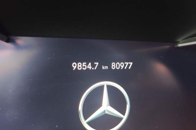 Used Mercedes-Benz GLC 2022 Refreshed GLC 260 L 4MATIC Dynamic Edition Odometer Close Up