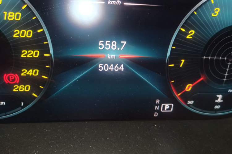 Used Mercedes-Benz GLC 2022 Facelift GLC 260 L 4MATIC Luxury Edition Odometer Close Up