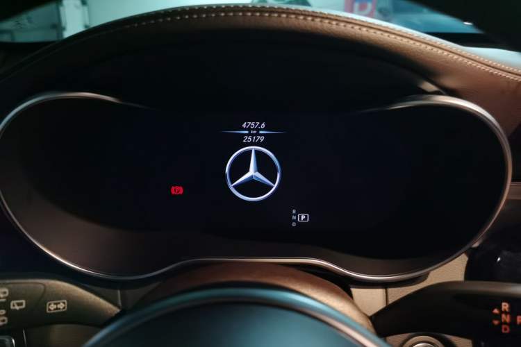 Used Mercedes-Benz GLC 2022 Refreshed GLC 260 L 4MATIC Dynamic Edition Odometer Close Up