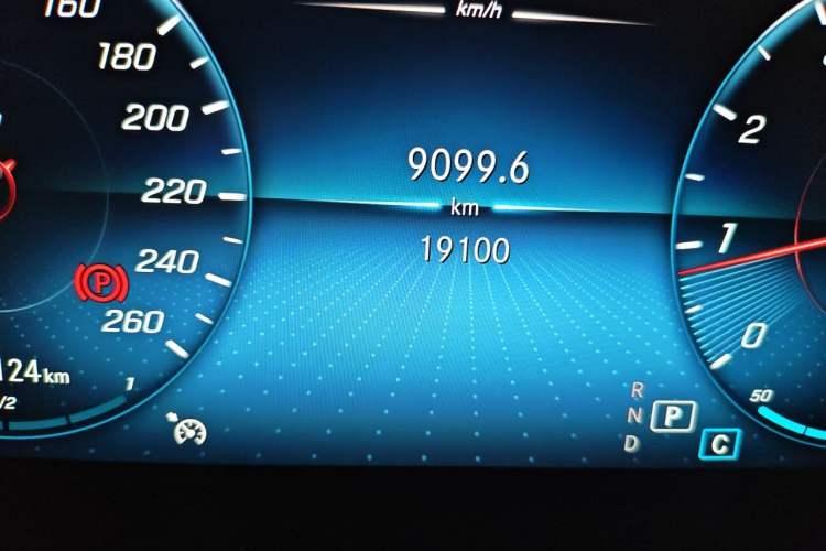 Used Mercedes-Benz GLC 2022 Refreshed GLC 300 L 4MATIC Dynamic Edition Prestige Version Odometer Close Up