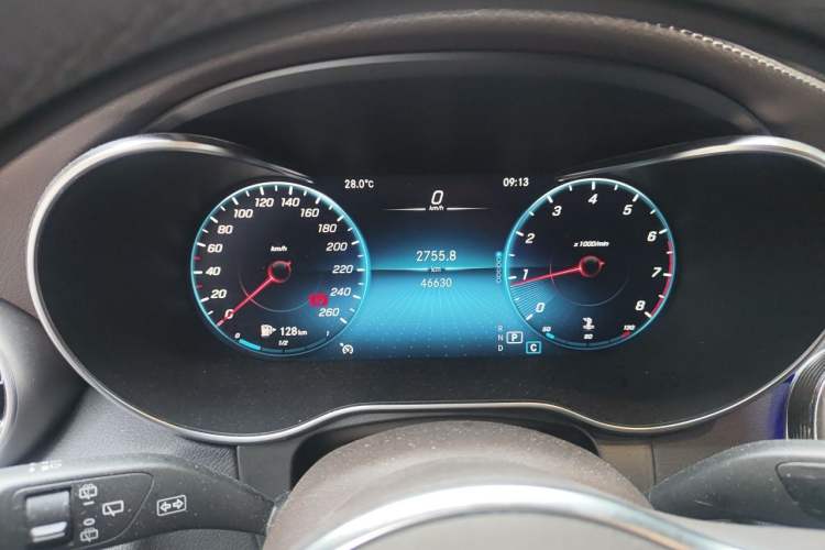 Used Mercedes-Benz GLC 2022 Second Facelift GLC 260 L 4MATIC Luxury Edition Odometer Close Up